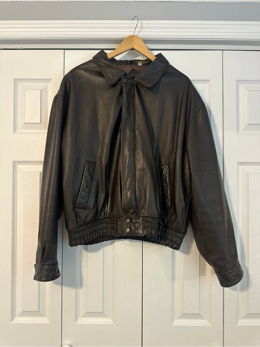 Roundtree and York Vintage Leather Bomber Jacket, Black/Brown Size L